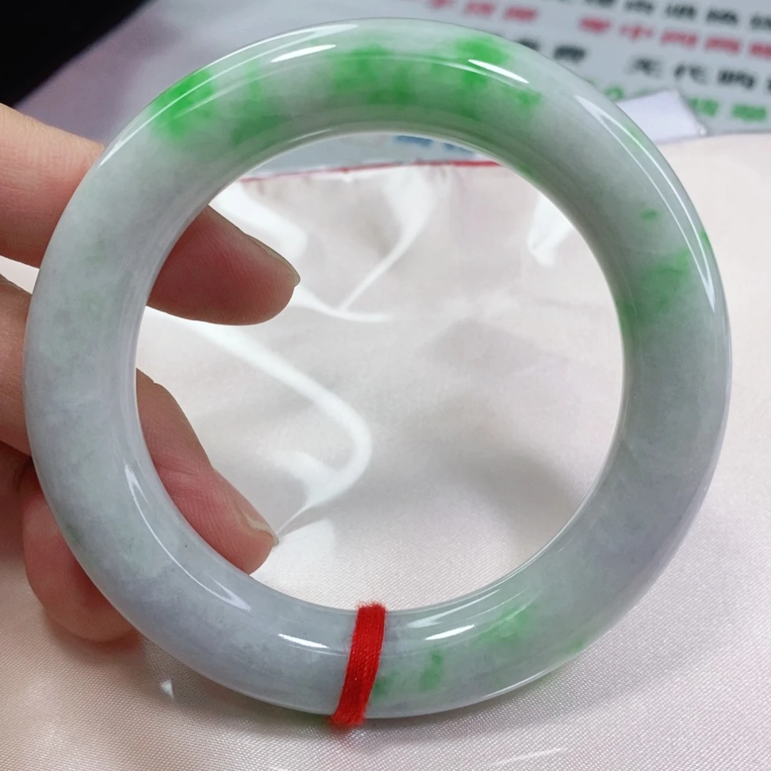 翡翠手镯未镶嵌55.6圈口圆条