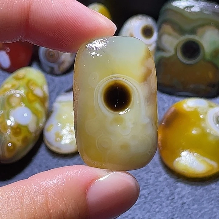 未镶嵌玛瑙/玉髓珠宝奇石