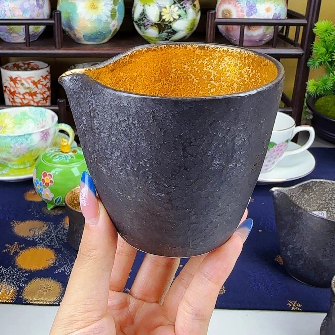 他家茶具瓷器真美！