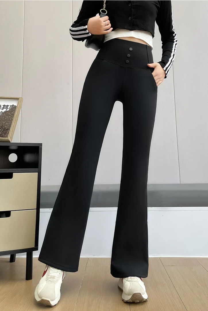 2466三粒扣女士口袋微喇裤-A578