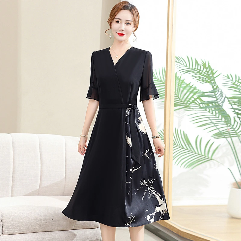 俞兆林妈妈夏装气质V领连衣裙短袖新款40岁50中老年女装洋气洋气