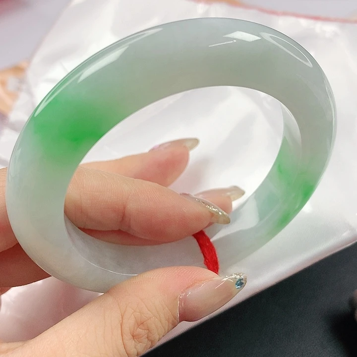 未镶嵌手镯翡翠，770