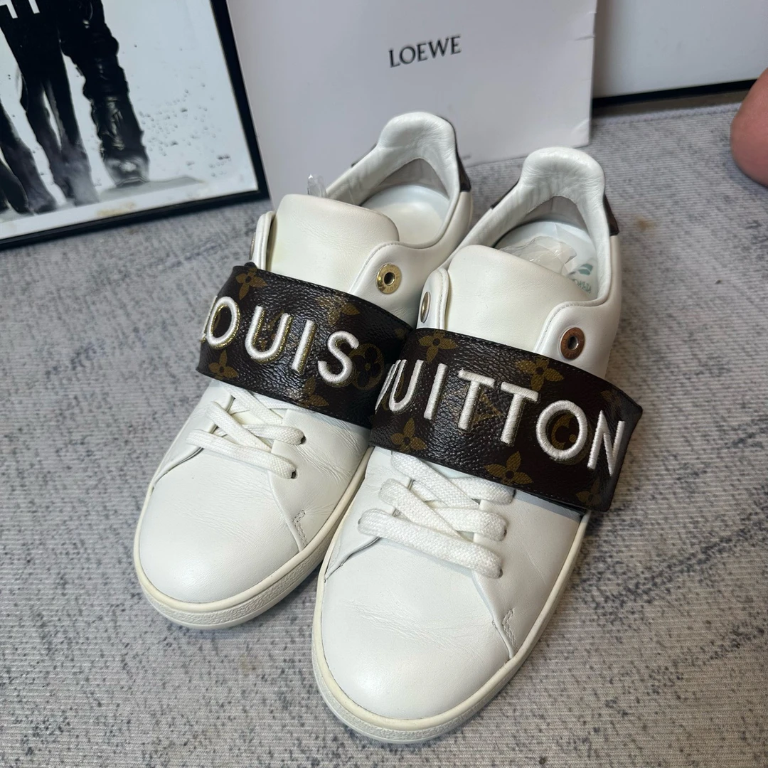 95新 LouisVuitton/路易威登 葡萄籽奢潮/经典小白鞋板鞋/36.5码