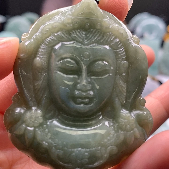 翡翠未镶嵌颈饰观音福利