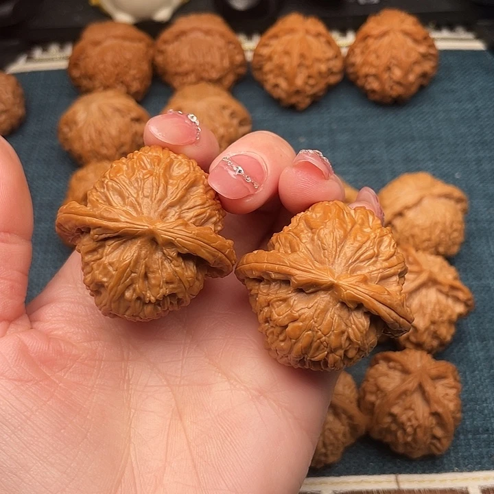 文玩核桃把件白狮子40