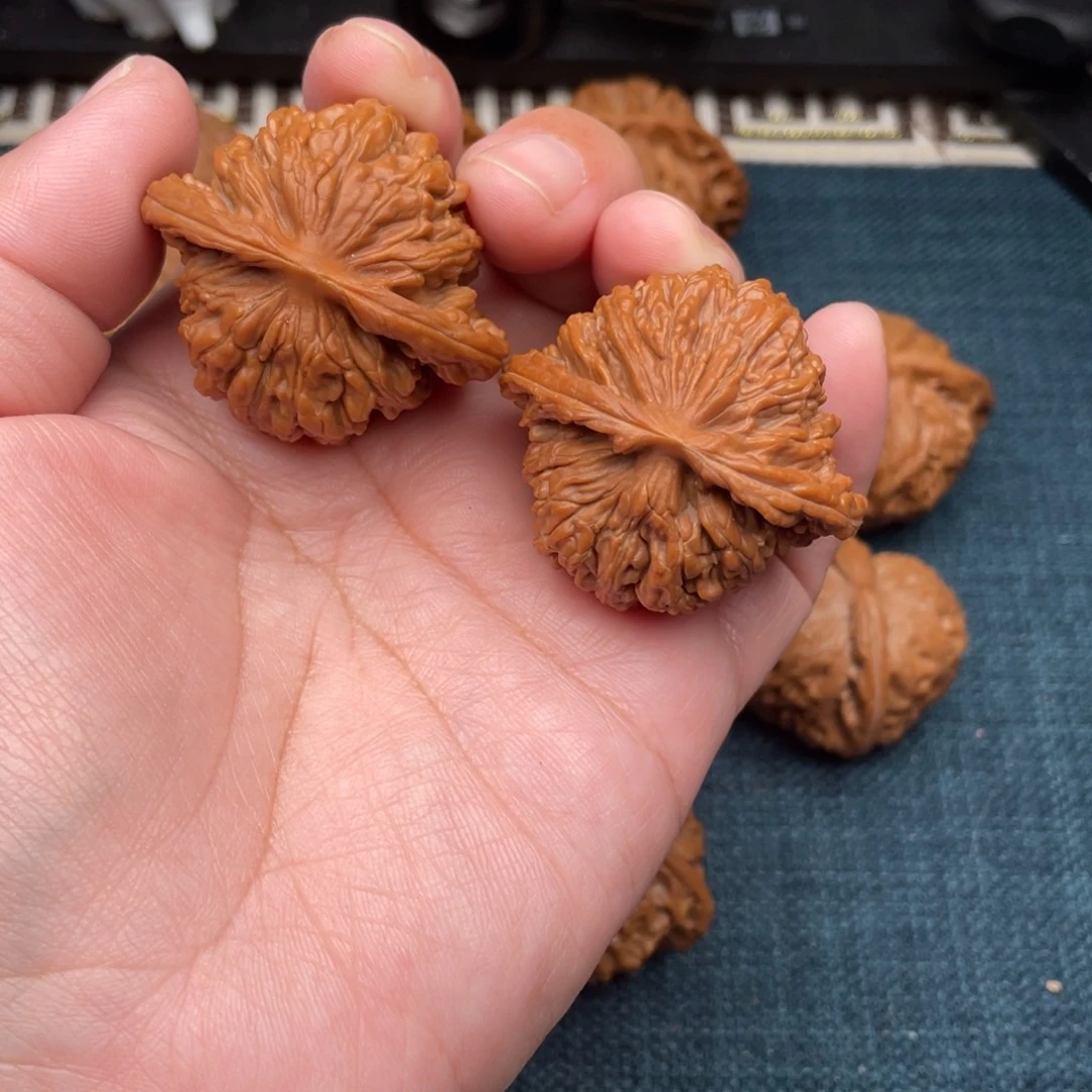 把件文玩核桃全品红皮山地楼42