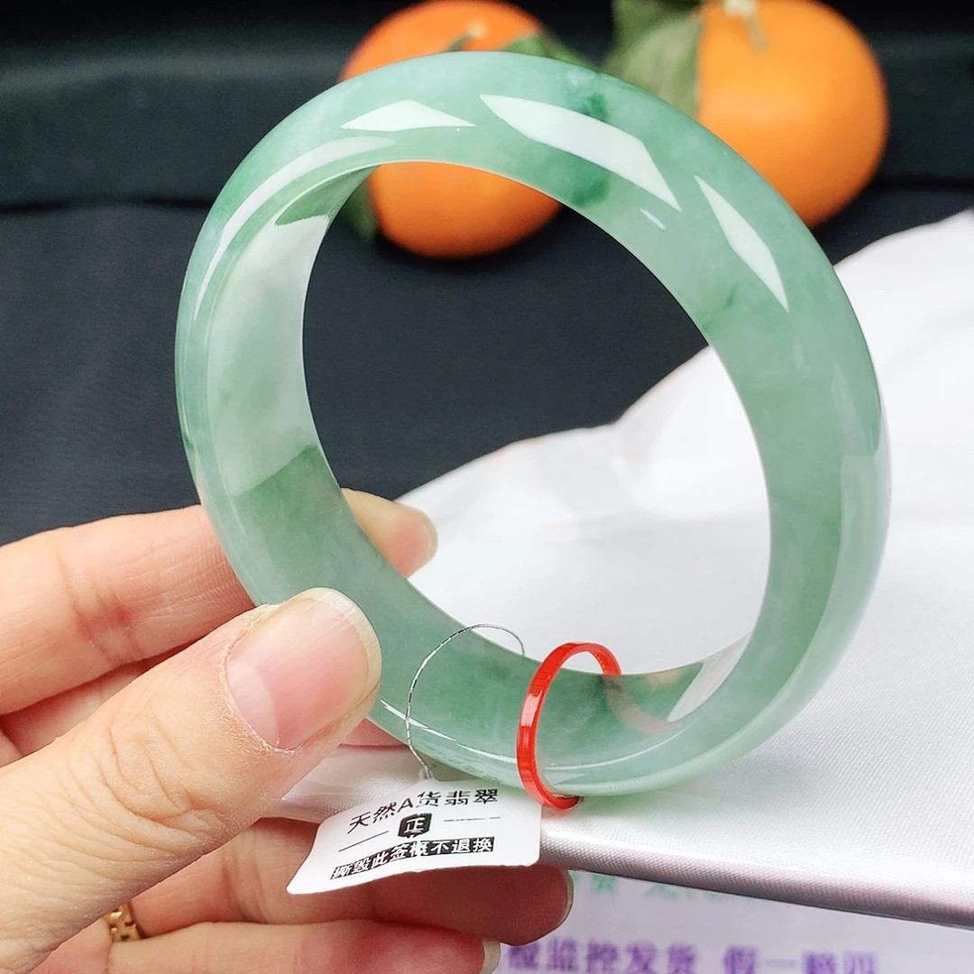 翡翠手镯未镶嵌58+轮胎