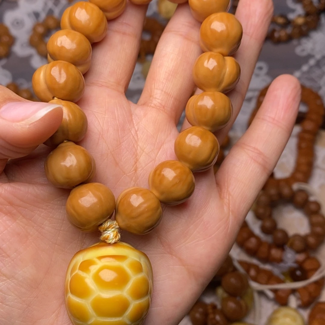 把件猴头核桃柯基屁桃龟甲