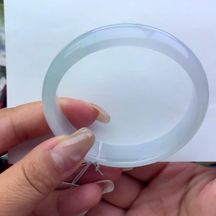 翡翠手镯未镶嵌天然翡翠手镯