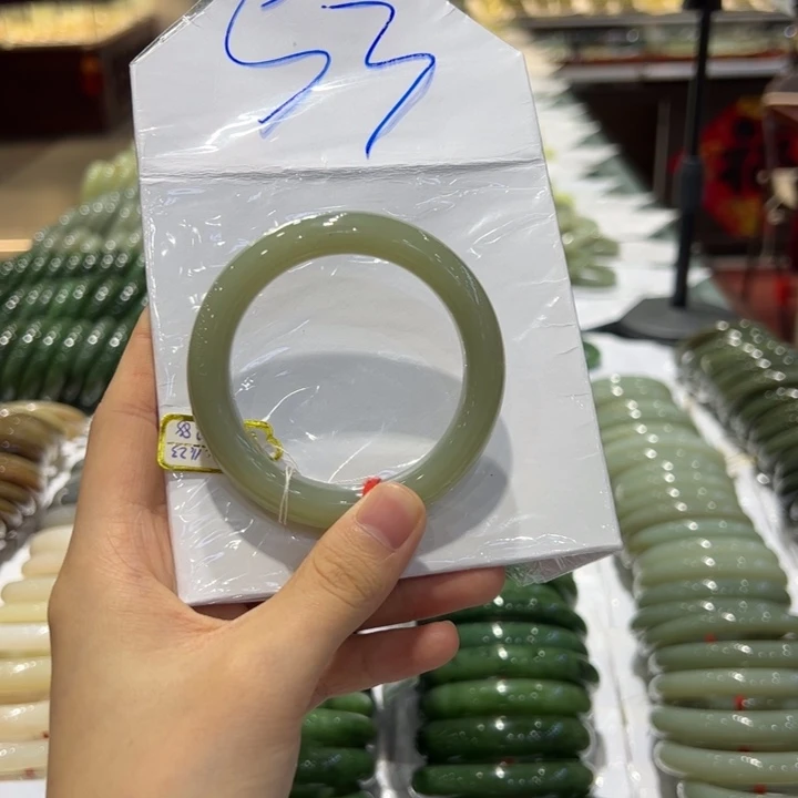 和田玉手镯未镶嵌燕*