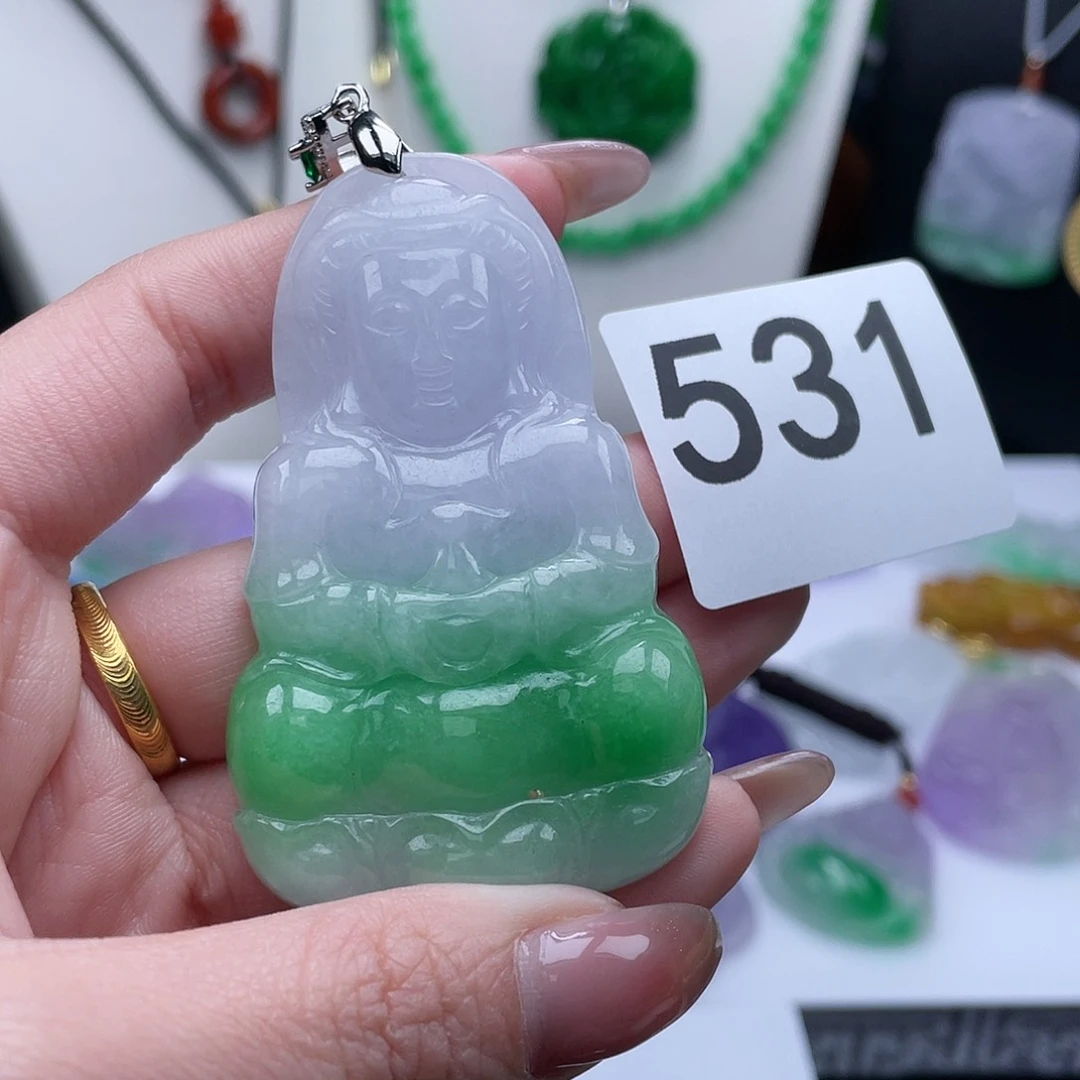 翡翠吊坠(赠链)未镶嵌