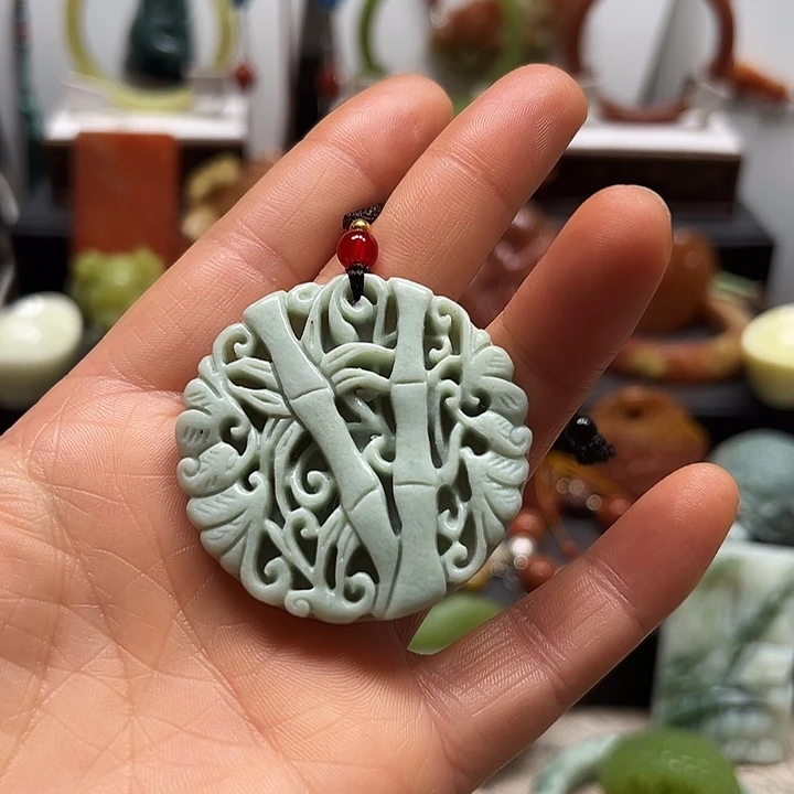 蛇纹石玉未镶嵌吊坠