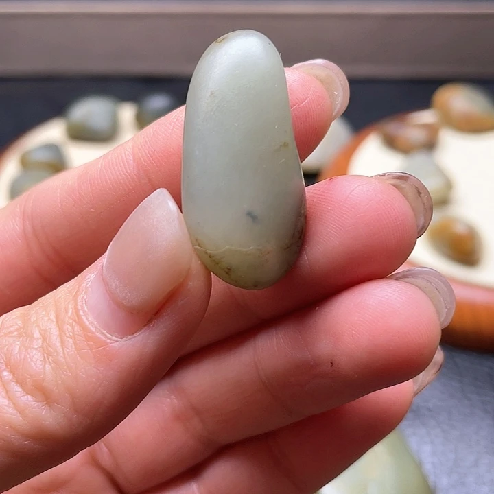 和田玉颈饰未镶嵌12