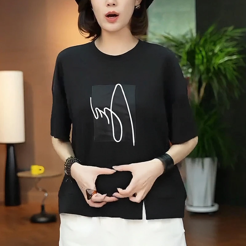 圆领印花黑色t恤女夏季2025宽松时尚显瘦轻奢高级感开叉短袖上衣