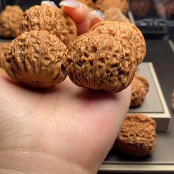 文玩核桃吊坠小*砸闷白➕磨盘