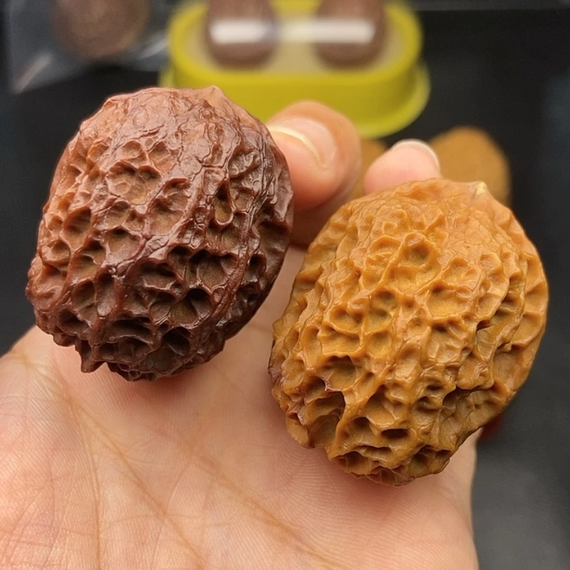 【闪购商品】把件文玩核桃41尺陨石坑元宝