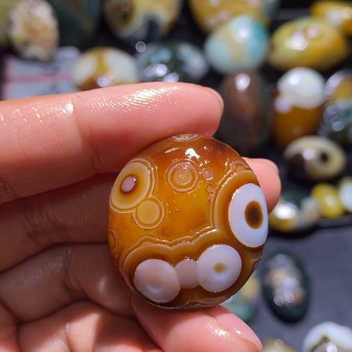 玛瑙/玉髓未镶嵌珠宝半成品15