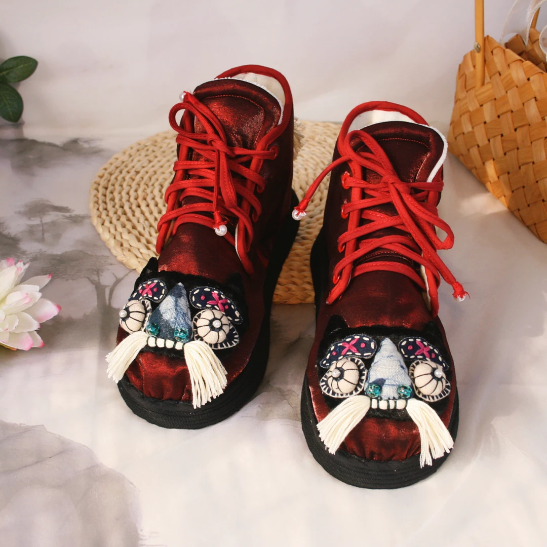 悦唐古韵秋冬虎头鞋酒红色缎面千层底布鞋刺绣国风复古透气纯手工