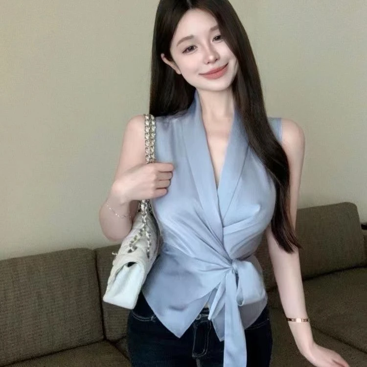 法式缎面绑带v领无袖衬衫女夏季收腰修身设计感衬衣气质蓝色上衣