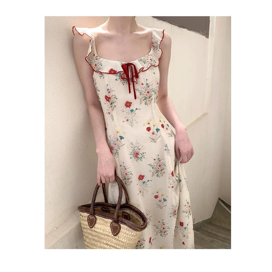 杏红色碎花连衣裙