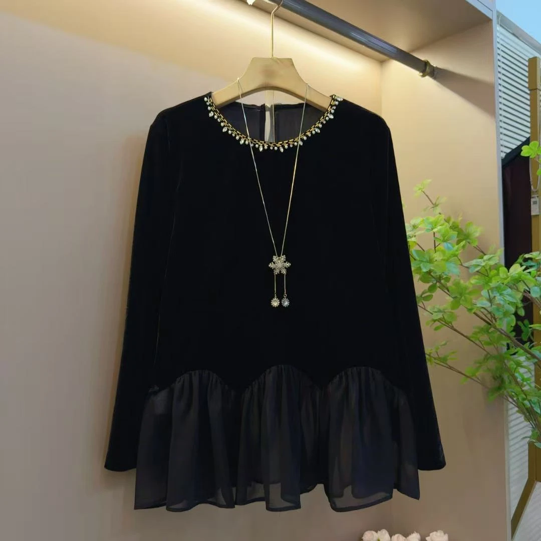 洋气新款重工圆领时尚丝绒拼接气质显瘦上衣（长66左右）