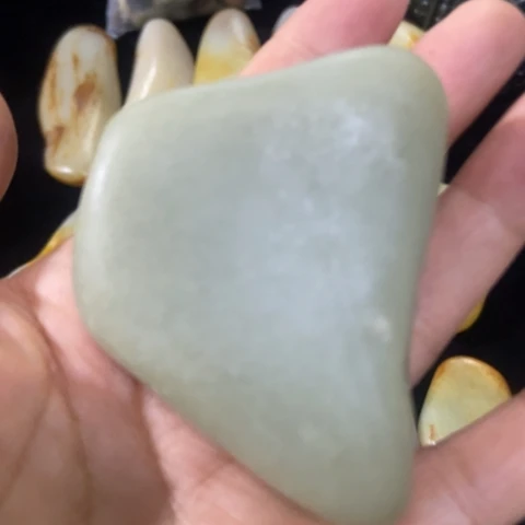 未镶嵌和田玉（糖玉）车挂