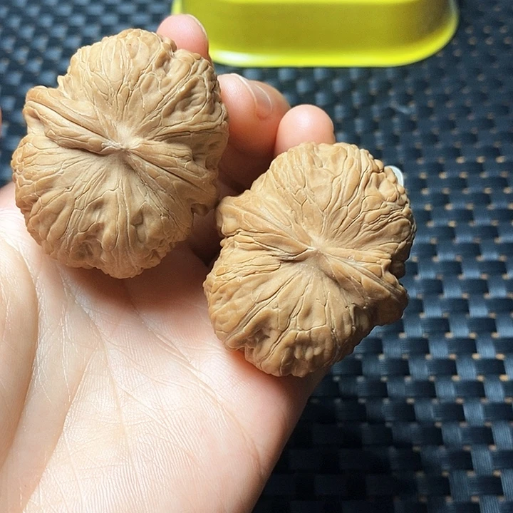 文玩核桃把件元宝