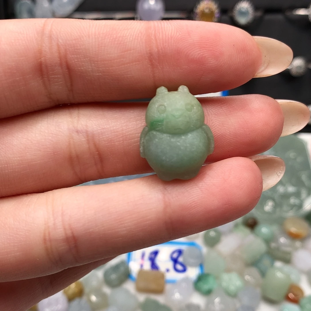 翡翠裸石毛货龙猫