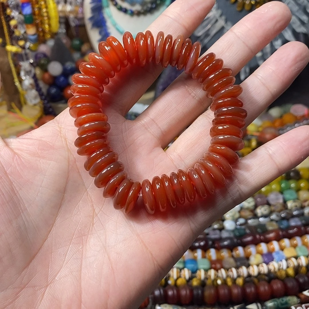 石英质玉未镶嵌，红玛瑙飞碟14mm，