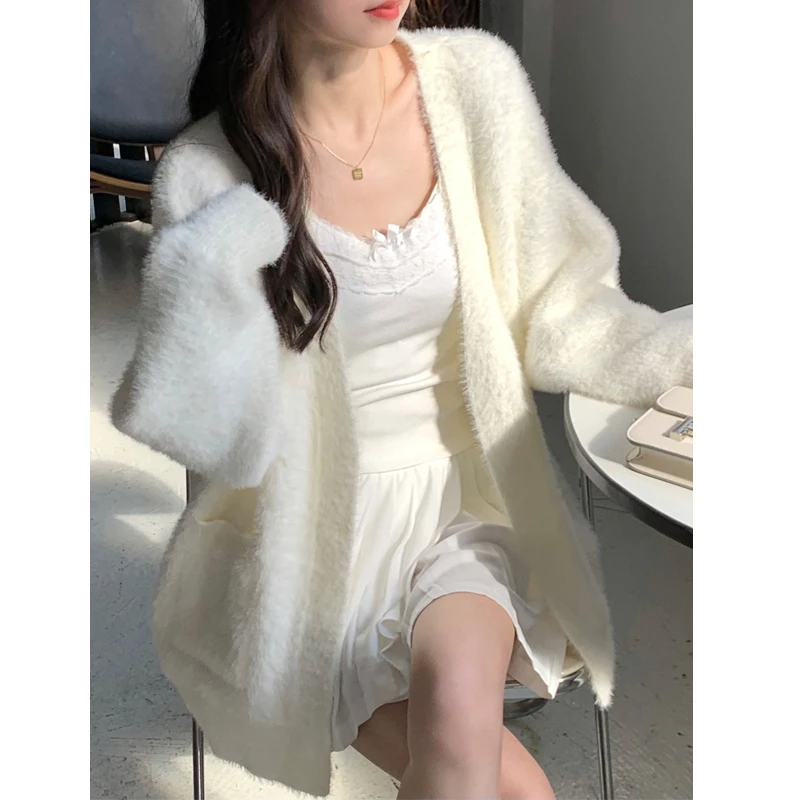 温柔米色水貂绒毛衣外套女春秋季新款女装宽松慵懒风针织开衫上衣