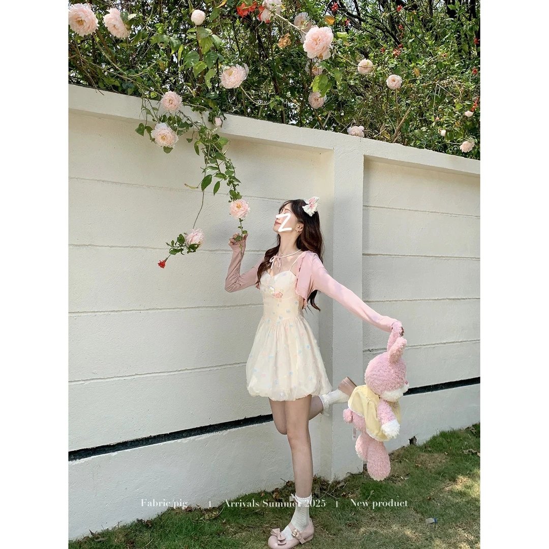 杏桃甜心 甜欲风粉杏色花苞连衣裙女夏日立体小花吊带短裙套装