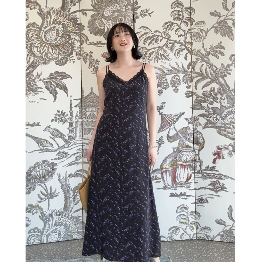 PUYE《显瘦》100桑蚕丝斜裁16姆米双绉V领吊带连衣裙