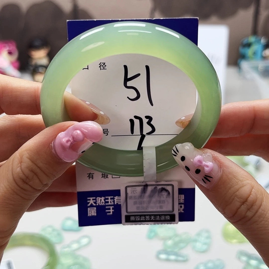未镶嵌蛇纹石玉吊坠