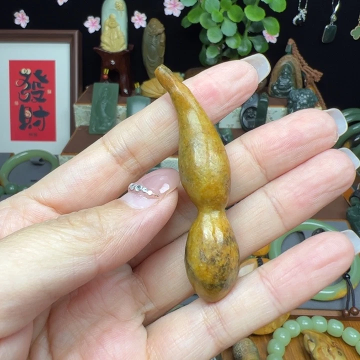 岫岩河磨玉（透闪石质玉）未镶嵌把件