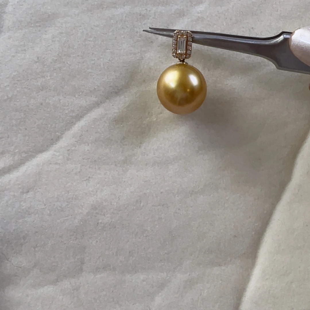 颈饰18K金镶嵌海水珍珠金珠13.00mm