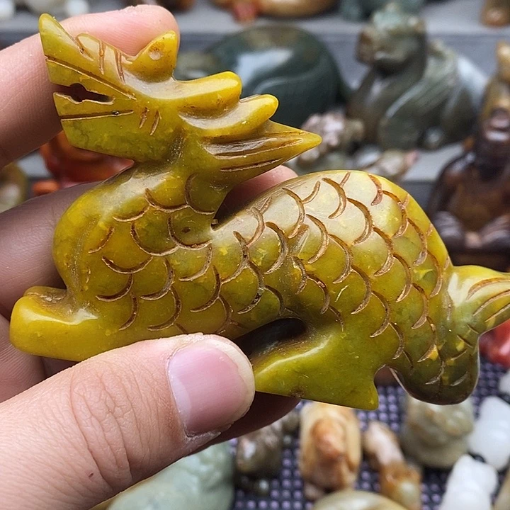 未镶嵌蛇纹石玉颈饰