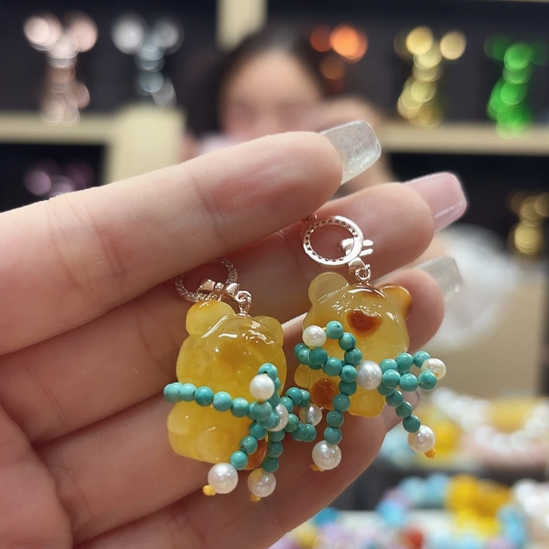 琥珀未镶嵌颈饰琥珀