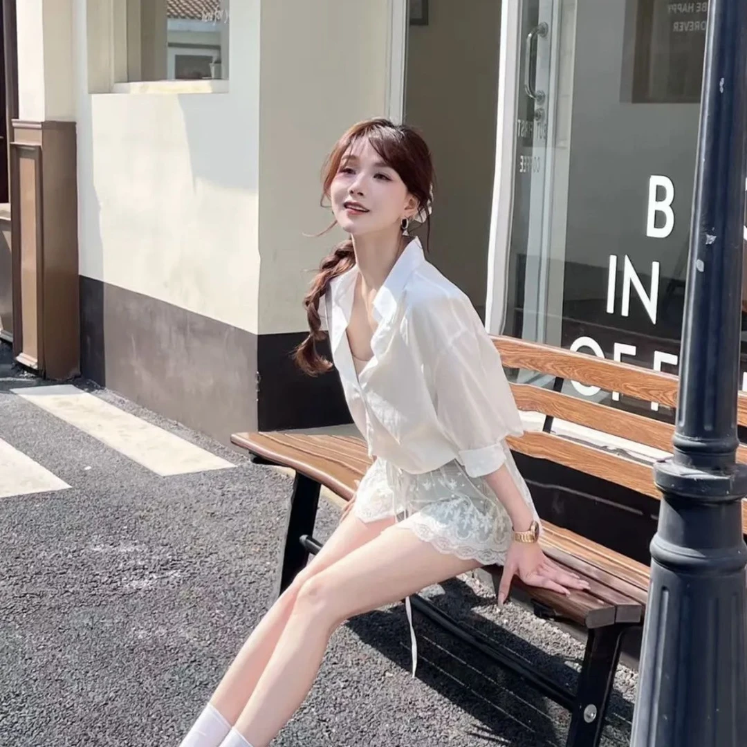 《微风塞纳河》镂空蕾丝下摆拼接爆款春装设计感独特超好看上衣