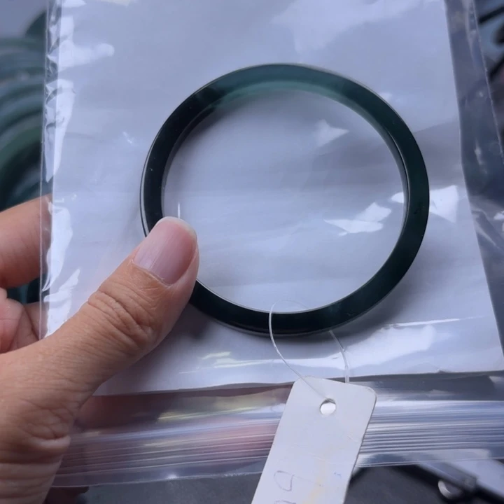 定制翡翠翡翠手镯未镶嵌