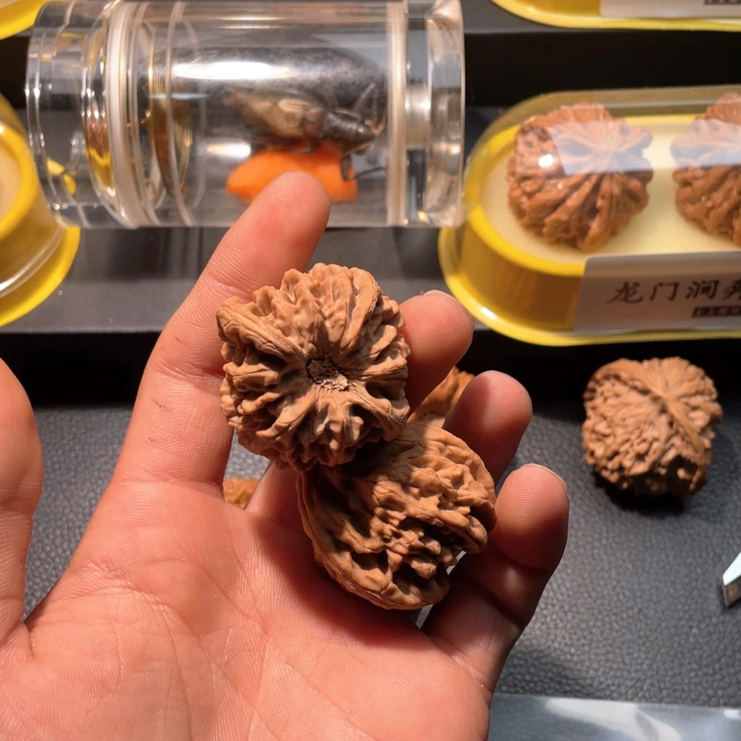 ****！文玩核桃吊坠龙门涧