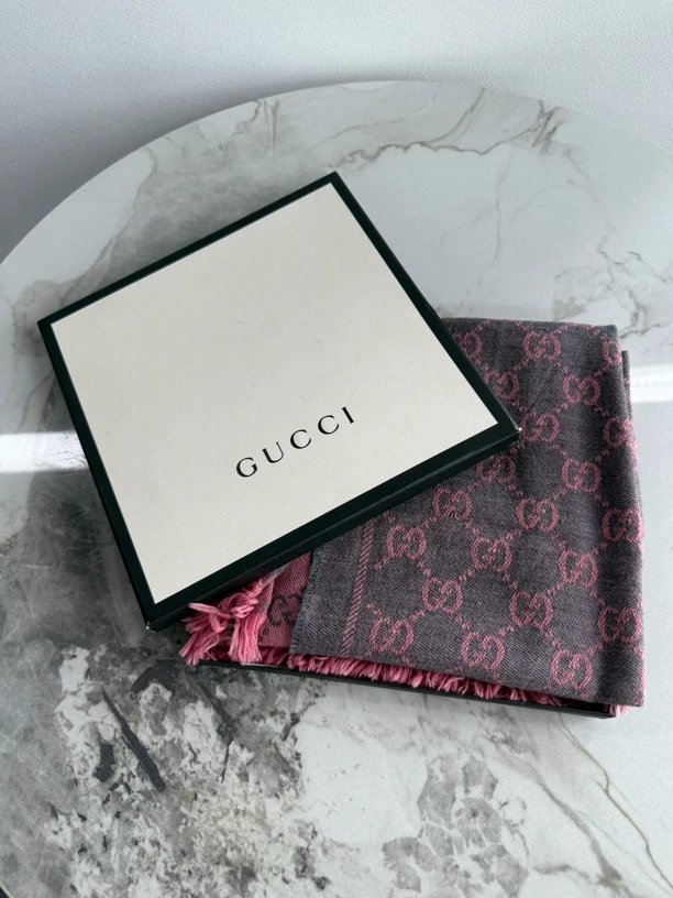 99新 GUCCI/古驰 CZF1553/GUCCI/古驰/满印围巾/尺码均码