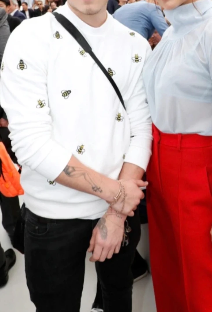 未使用 DIOR/迪奥 ✖️kaws小蜜蜂卫衣/L码/Y3943