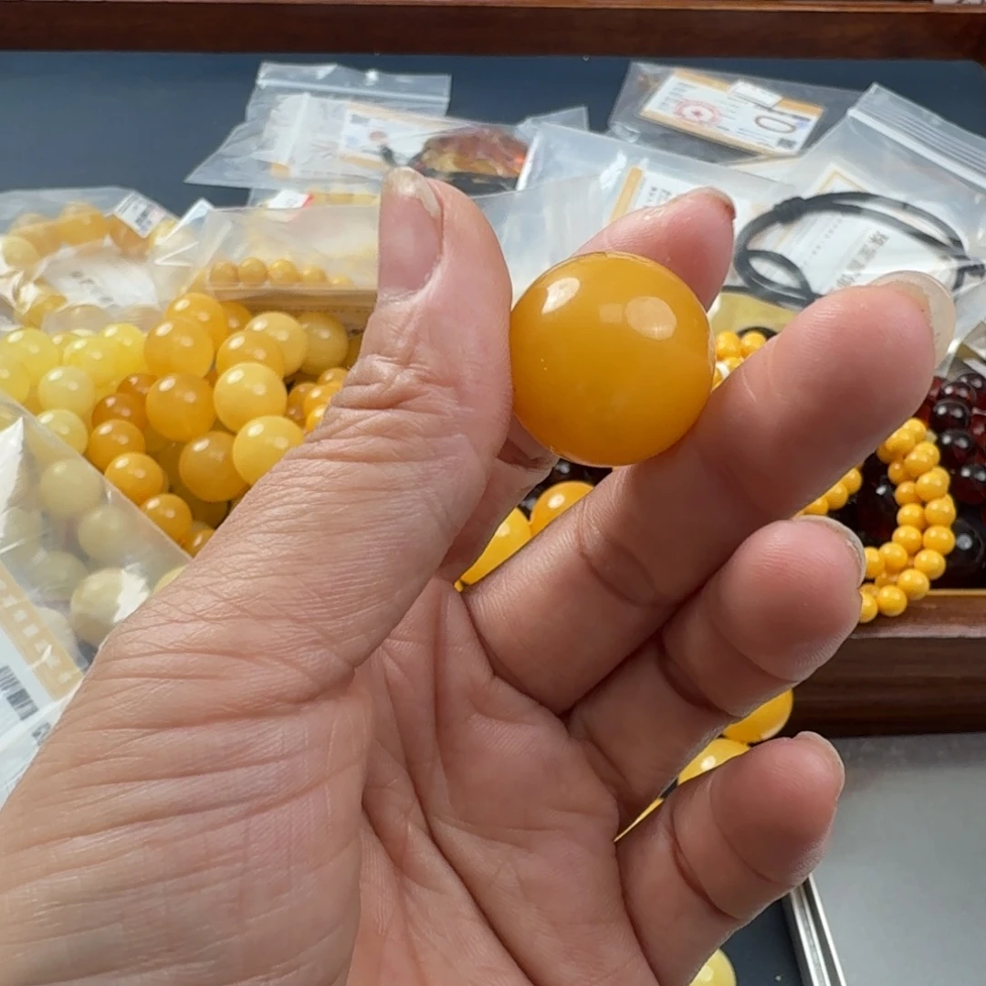 未镶嵌琥珀珠宝奇石