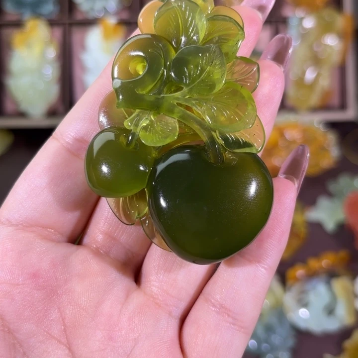 未镶嵌蛇纹石玉颈饰安*?