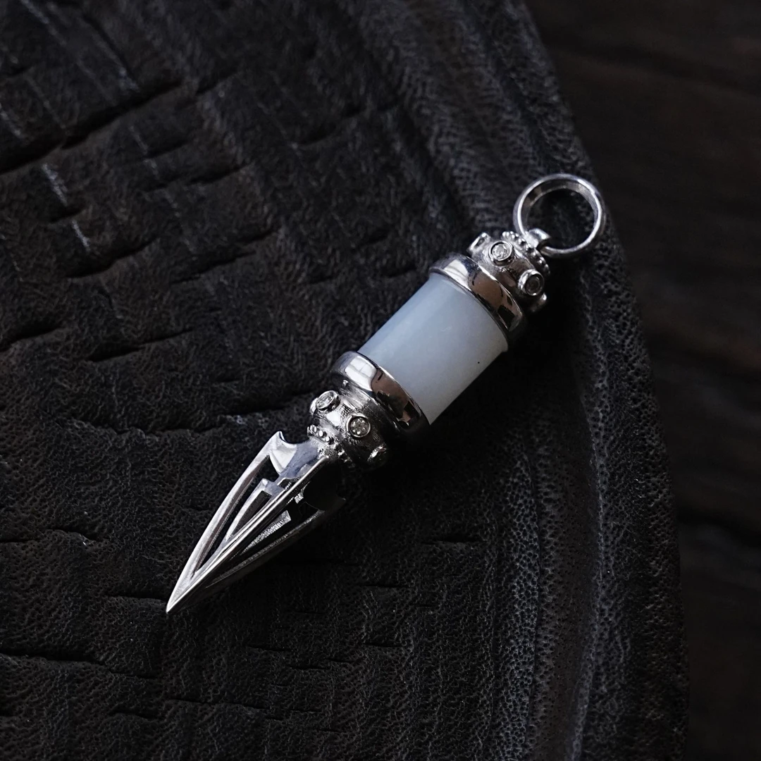 D25122801丨怦然·俄白·金刚杵和田玉吊坠  925银多样性发其一