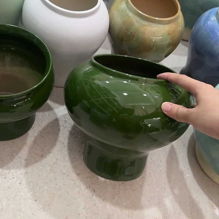 白泥花盆微瑕有孔