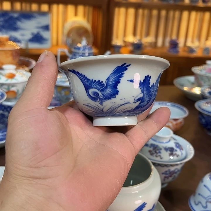 手工手绘绘杯青花大燕
