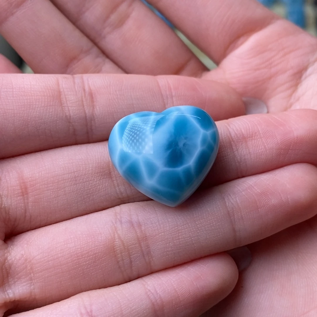 针钠钙石（海纹石）未镶嵌颈饰