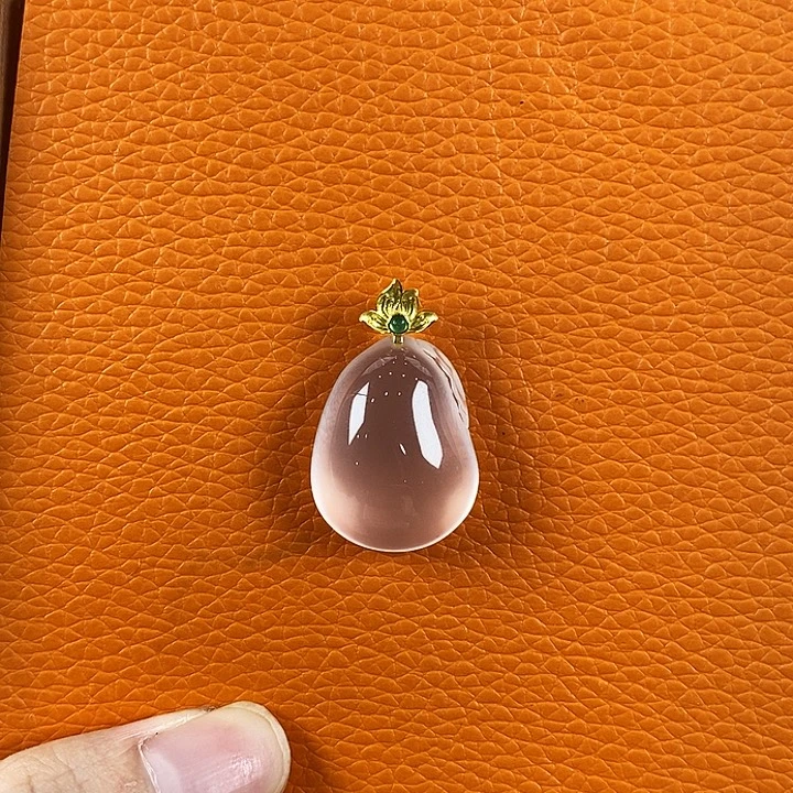 西***汉石英质玉18K金镶嵌颈饰