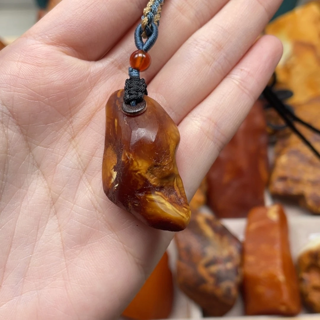 琥珀珠宝奇石未镶嵌